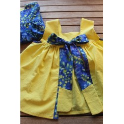 Colonial Dress with coordinating apron Size 4-6