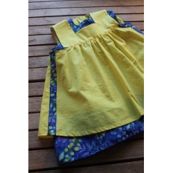 Colonial Dress with coordinating apron Size 4-6