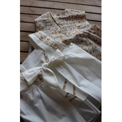 Colonial Dress with coordinating apron Size 2-4