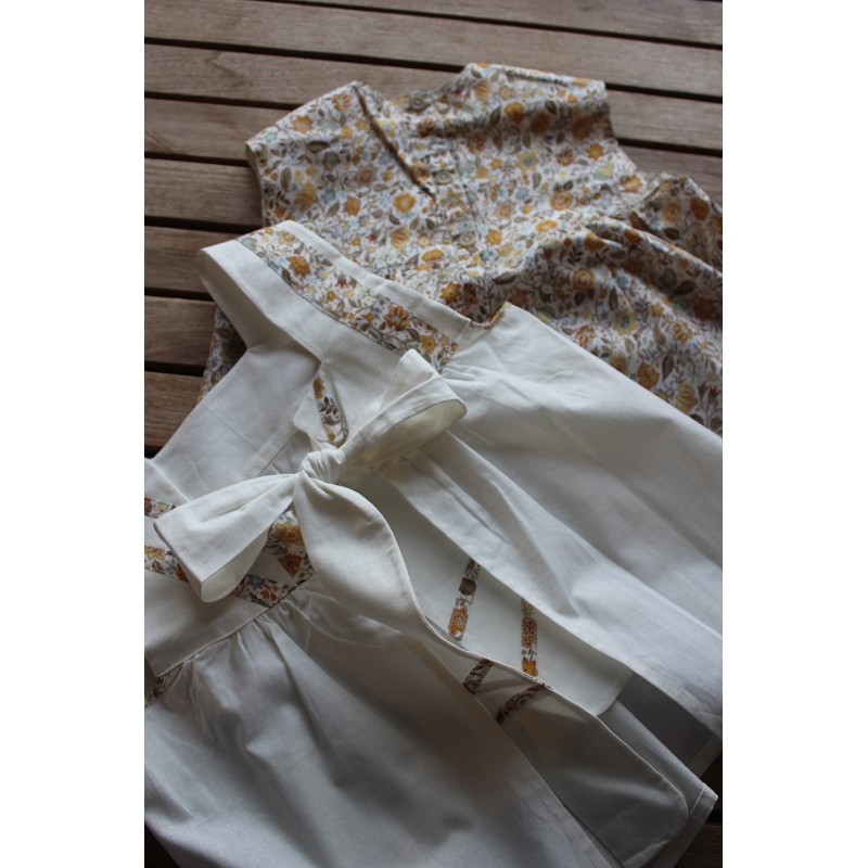 Colonial Dress with coordinating apron Size 2-4