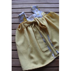 Colonial Dress with coordinating apron Size 2-4