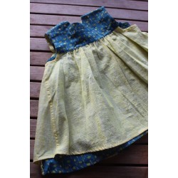 Colonial Dress with coordinating apron Size 2-4