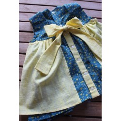 Colonial Dress with coordinating apron Size 2-4