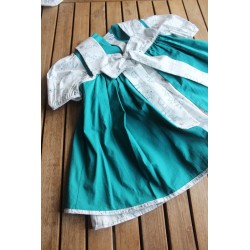 Colonial Dress with coordinating apron Size 2-4 (Four pieces)