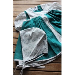 Colonial Dress with coordinating apron Size 2-4 (Four pieces)