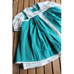 Colonial Dress with coordinating apron Size 2-4 (Four pieces)