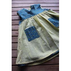 Colonial Dress with coordinating apron Size 4-6