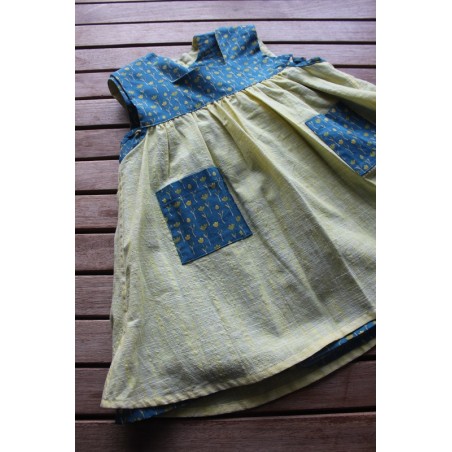 Colonial Dress with coordinating apron Size 4-6