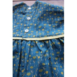 Colonial Dress with coordinating apron Size 4-6