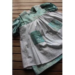 Colonial Dress with coordinating apron Size 4-6