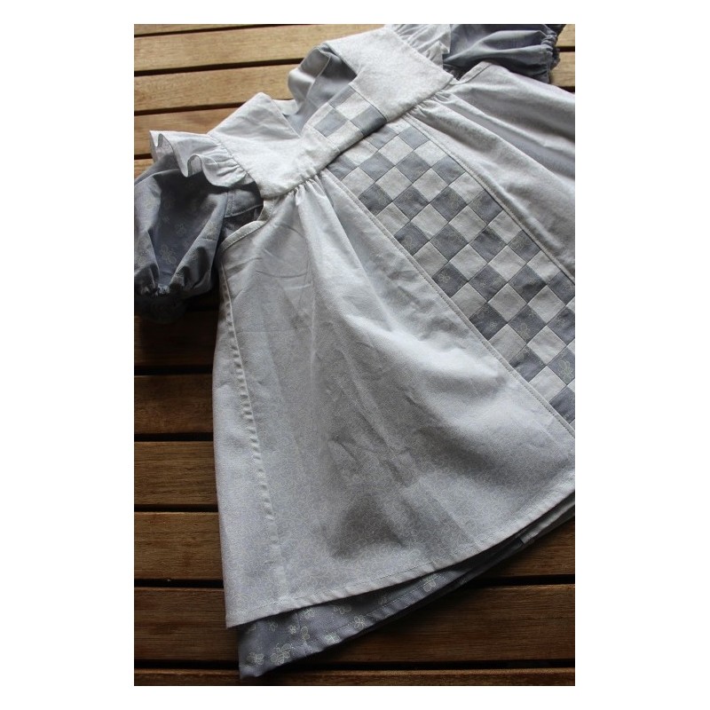 Colonial Dress with coordinating apron Size 2-4