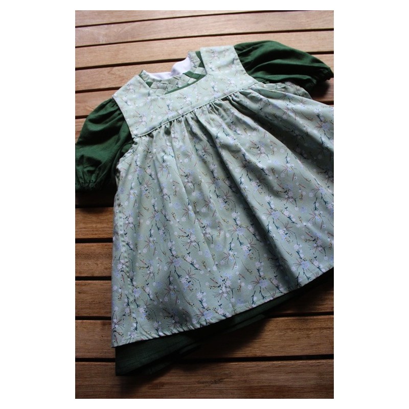 Colonial Dress with coordinating apron Size 2-4