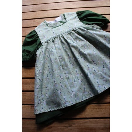 Colonial Dress with coordinating apron Size 2-4
