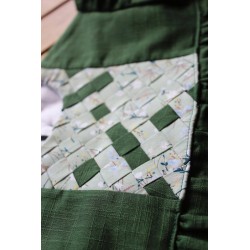 Colonial Dress with coordinating apron Size 2-4