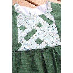Colonial Dress with coordinating apron Size 2-4
