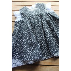 Colonial Dress with coordinating apron Size 2-4  3 pieces