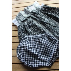 Colonial Dress with coordinating apron Size 2-4  3 pieces