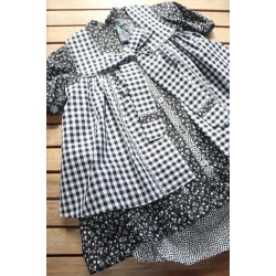 Colonial Dress with coordinating apron Size 2-4  3 pieces