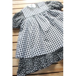 Colonial Dress with coordinating apron Size 2-4  3 pieces