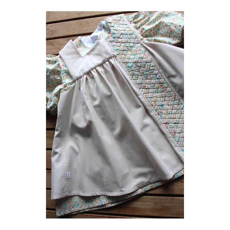Colonial Dress with coordinating apron Size 2-4
