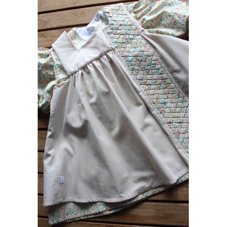 Colonial Dress with coordinating apron Size 2-4