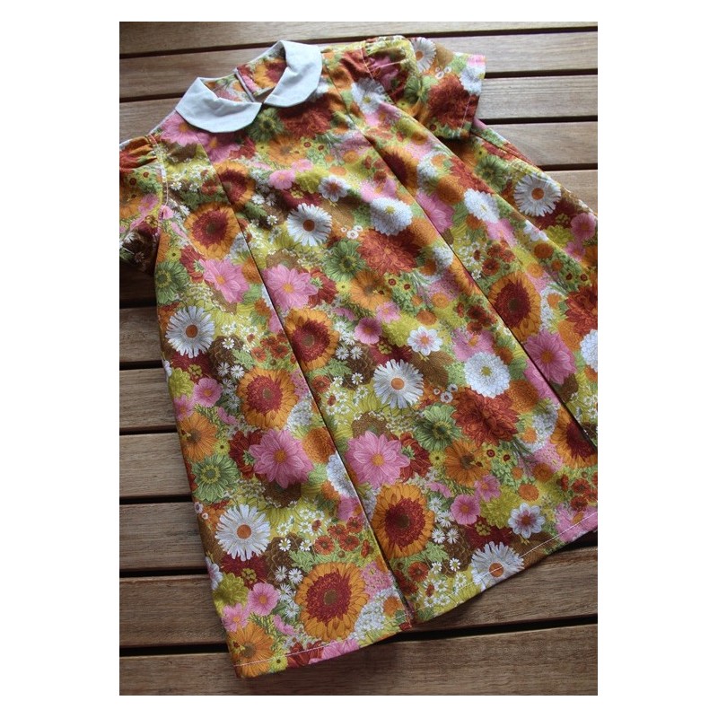 1968 Inverted Pleat Dress with Peter Pan collar. Size 3