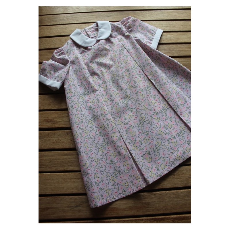 1968 Inverted Pleat Dress with Peter Pan collar. Size 3